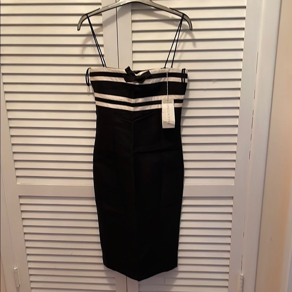 NWT Valentino black  and White Sheath Dress Spaghetti Strap made in Italy size 4